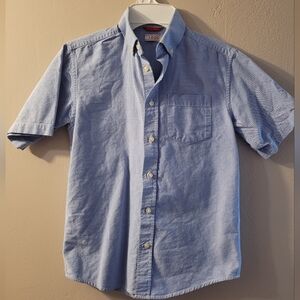 IZOD BOYS 10/12. Short sleeve button-down shirt.